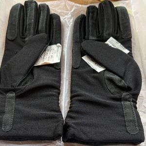 Avon Classic Black Suede Gloves new in package